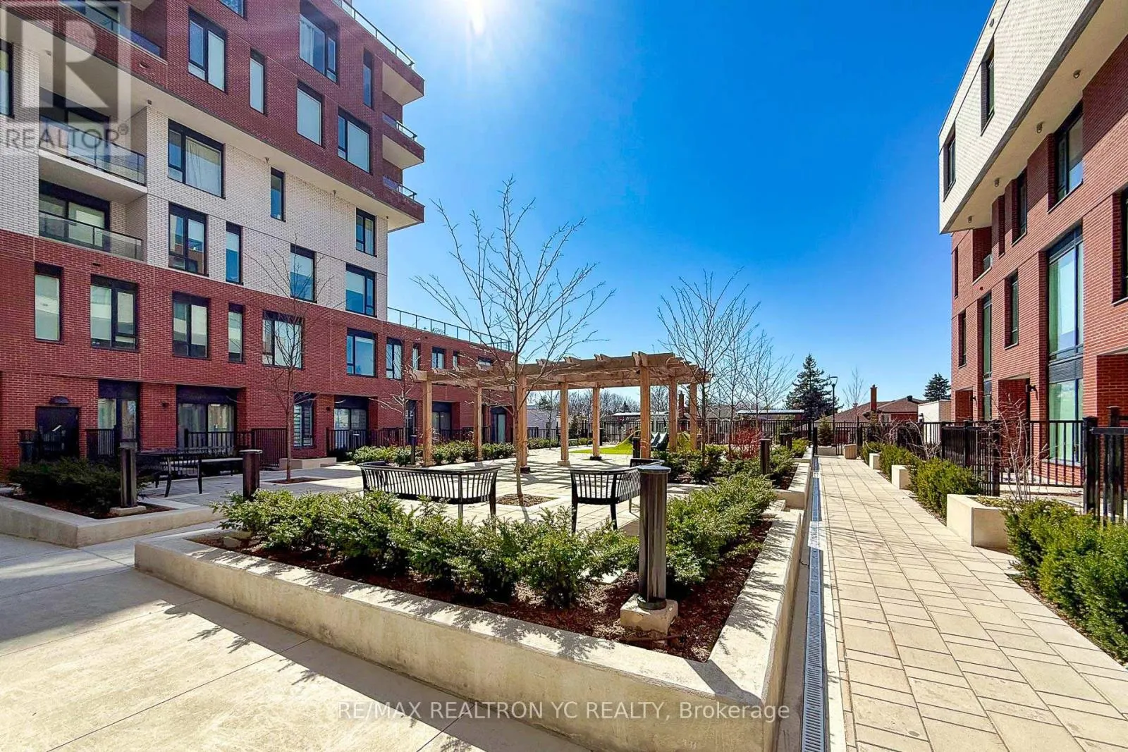 803 - 3100 KEELE STREET