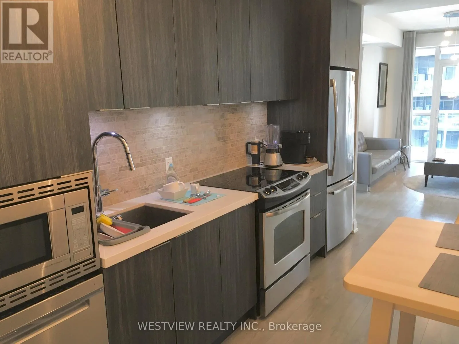 1409 - 110 MARINE PARADE DRIVE