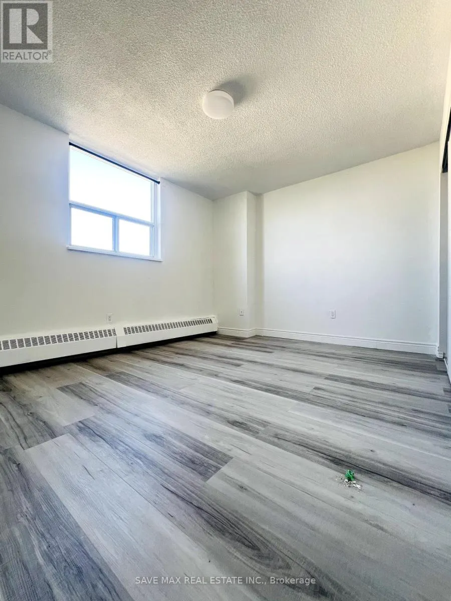 1812 - 370 DIXON ROAD