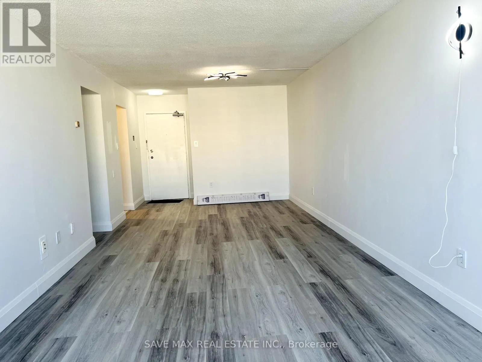 1812 - 370 DIXON ROAD