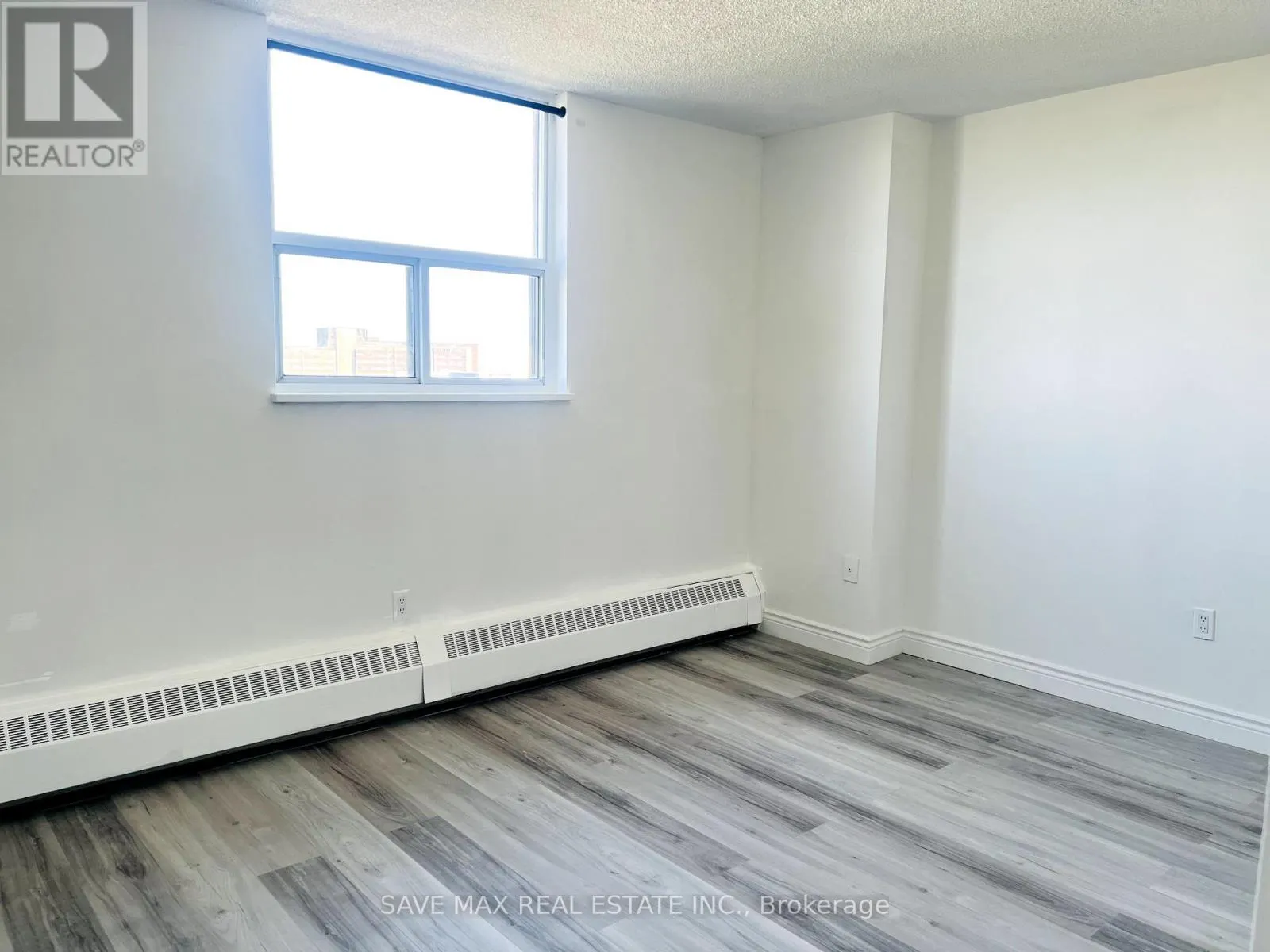 1812 - 370 DIXON ROAD