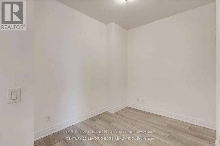 803 - 36 ELM DRIVE