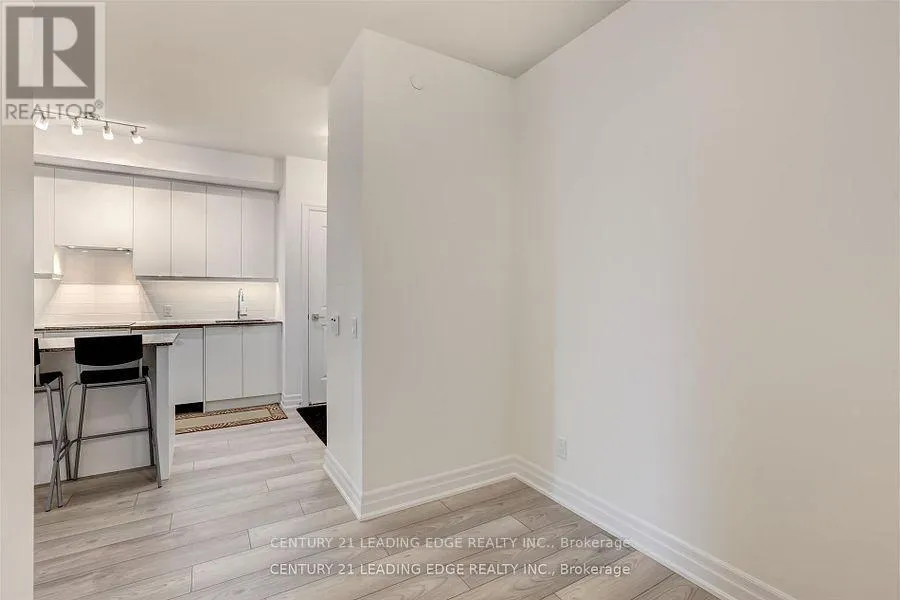 803 - 36 ELM DRIVE