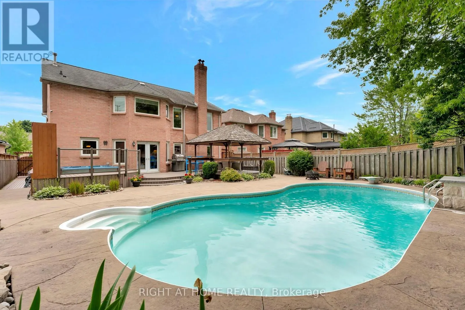 1511 RAVENSMOOR CRESCENT