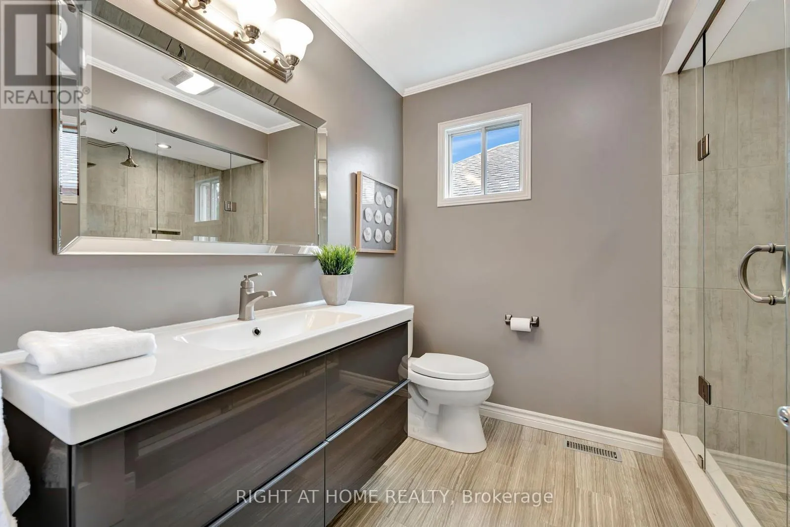 1511 RAVENSMOOR CRESCENT