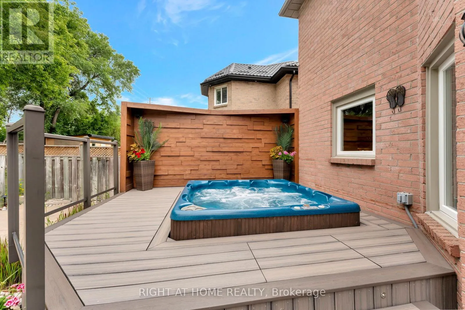 1511 RAVENSMOOR CRESCENT