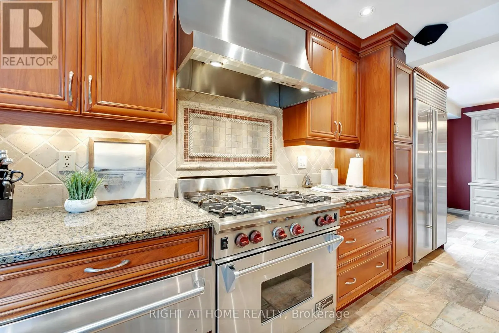 1511 RAVENSMOOR CRESCENT