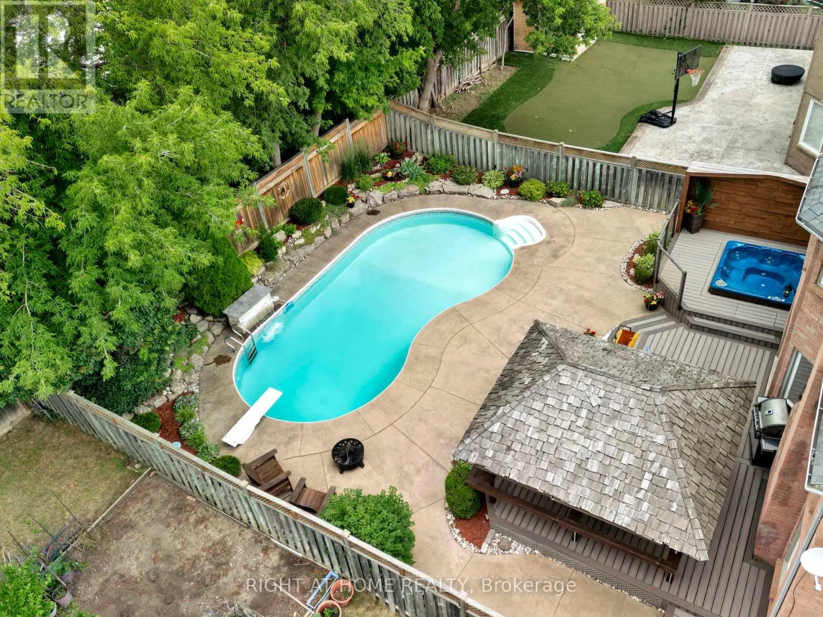 1511 RAVENSMOOR CRESCENT