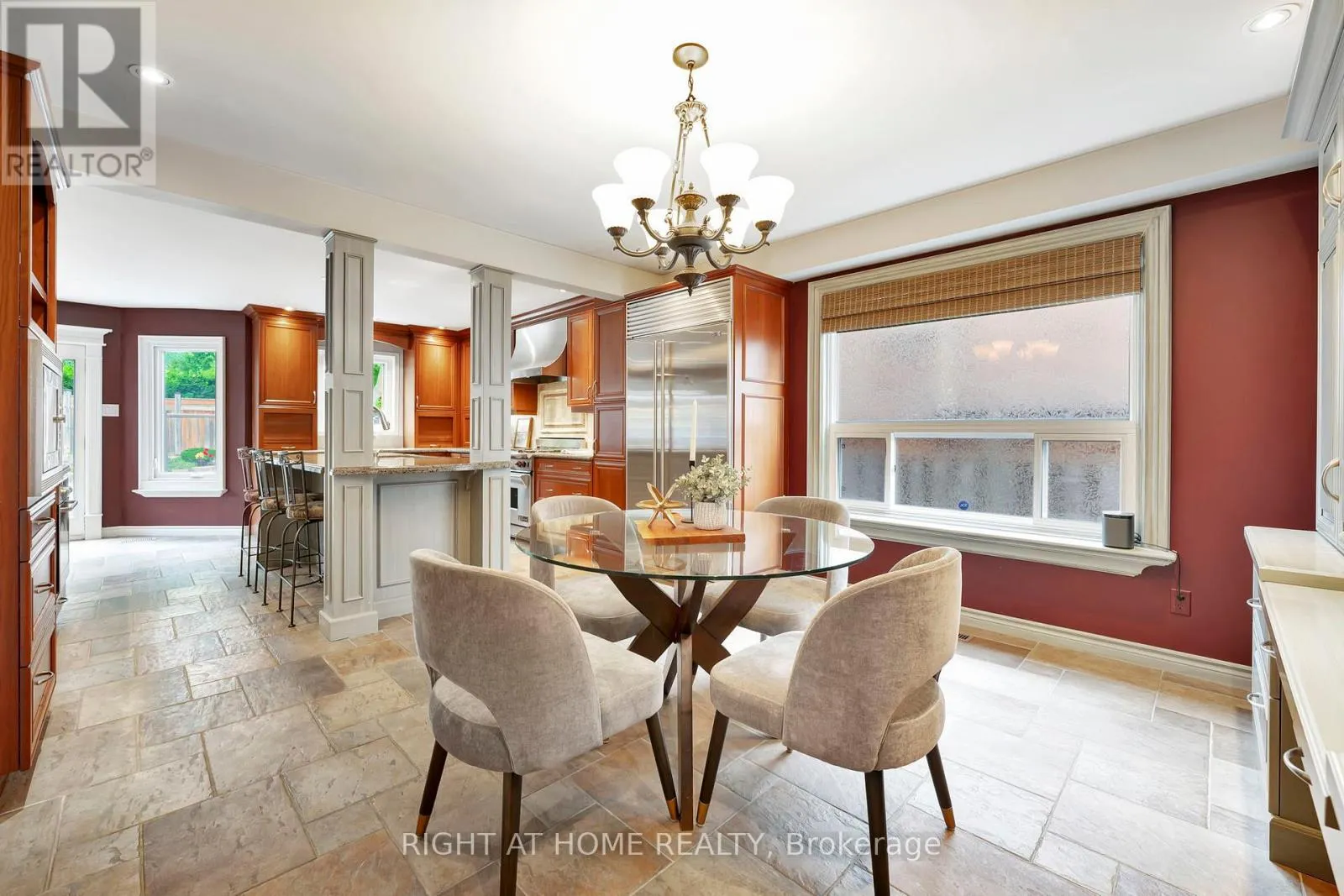 1511 RAVENSMOOR CRESCENT