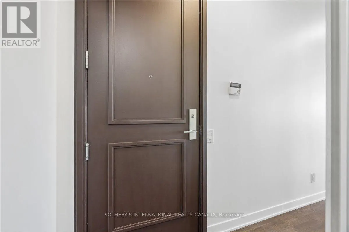 915 - 90 PARK LAWN ROAD