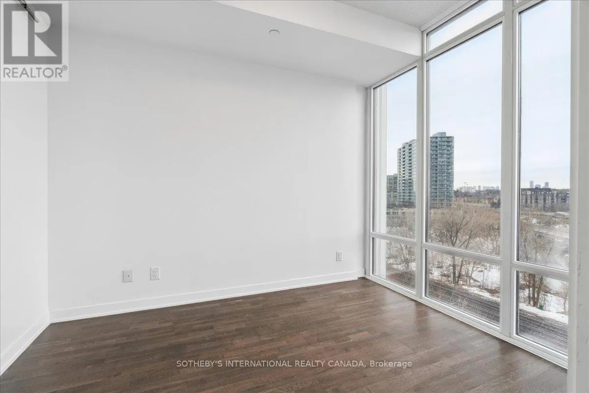 915 - 90 PARK LAWN ROAD