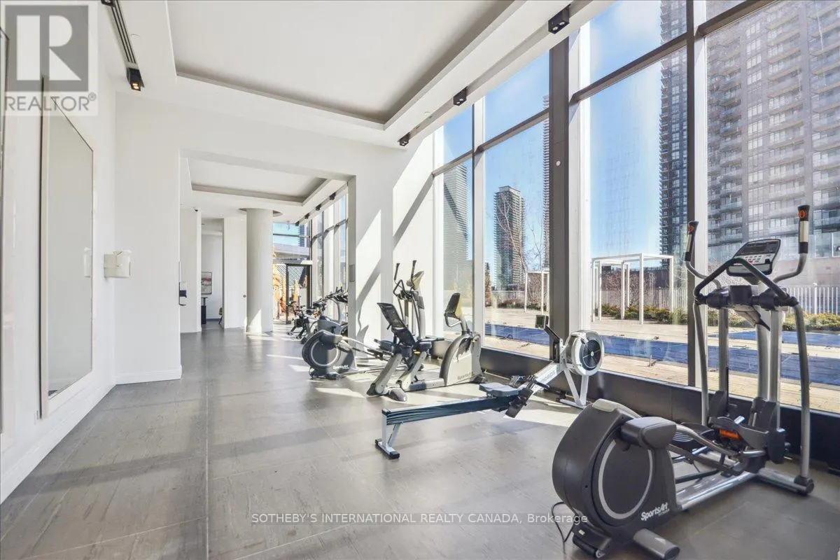 915 - 90 PARK LAWN ROAD