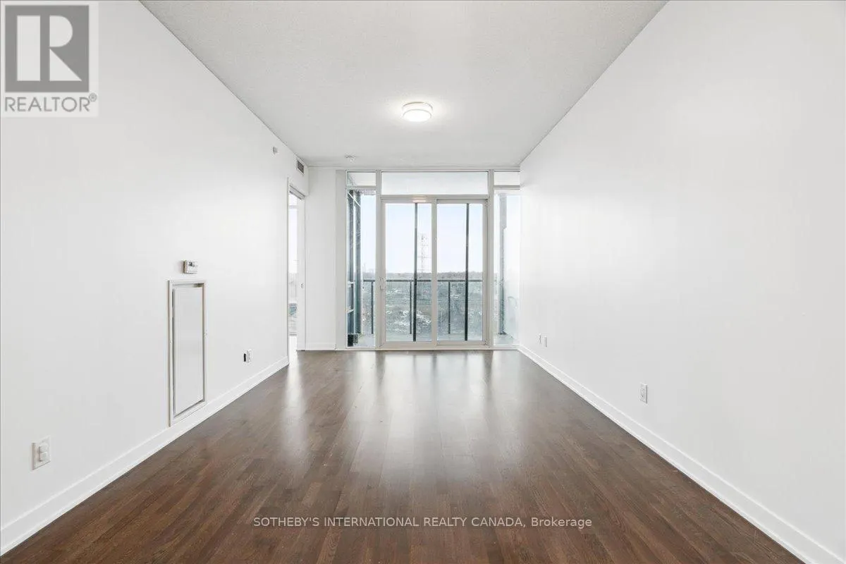915 - 90 PARK LAWN ROAD