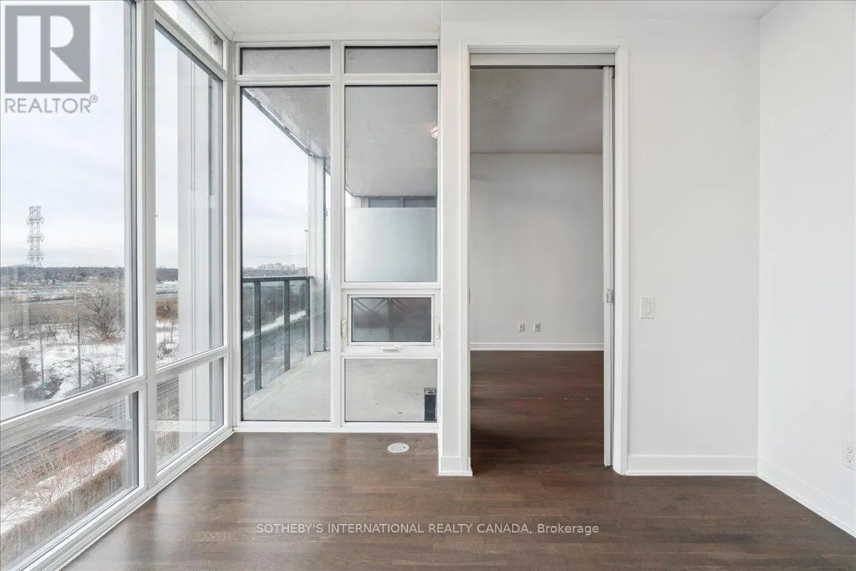 915 - 90 PARK LAWN ROAD