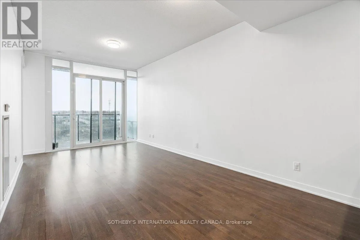 915 - 90 PARK LAWN ROAD