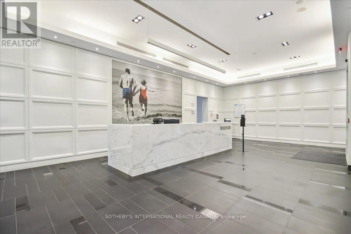 915 - 90 PARK LAWN ROAD