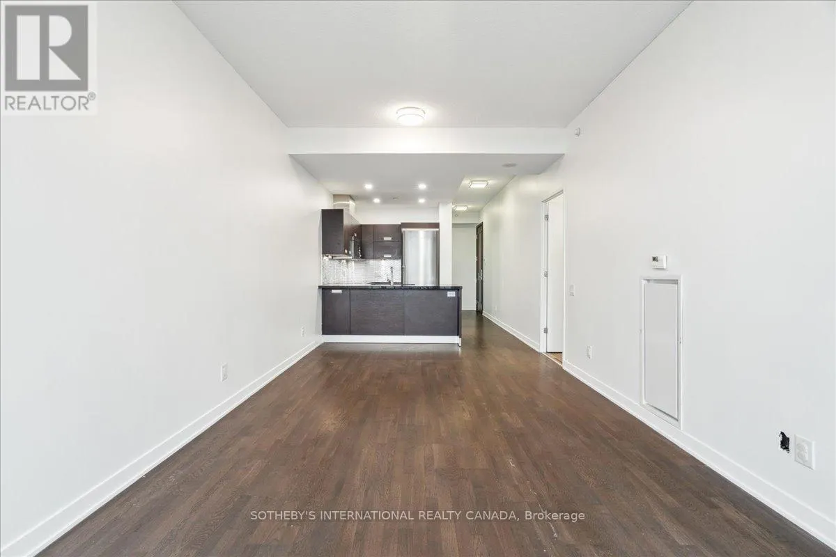 915 - 90 PARK LAWN ROAD