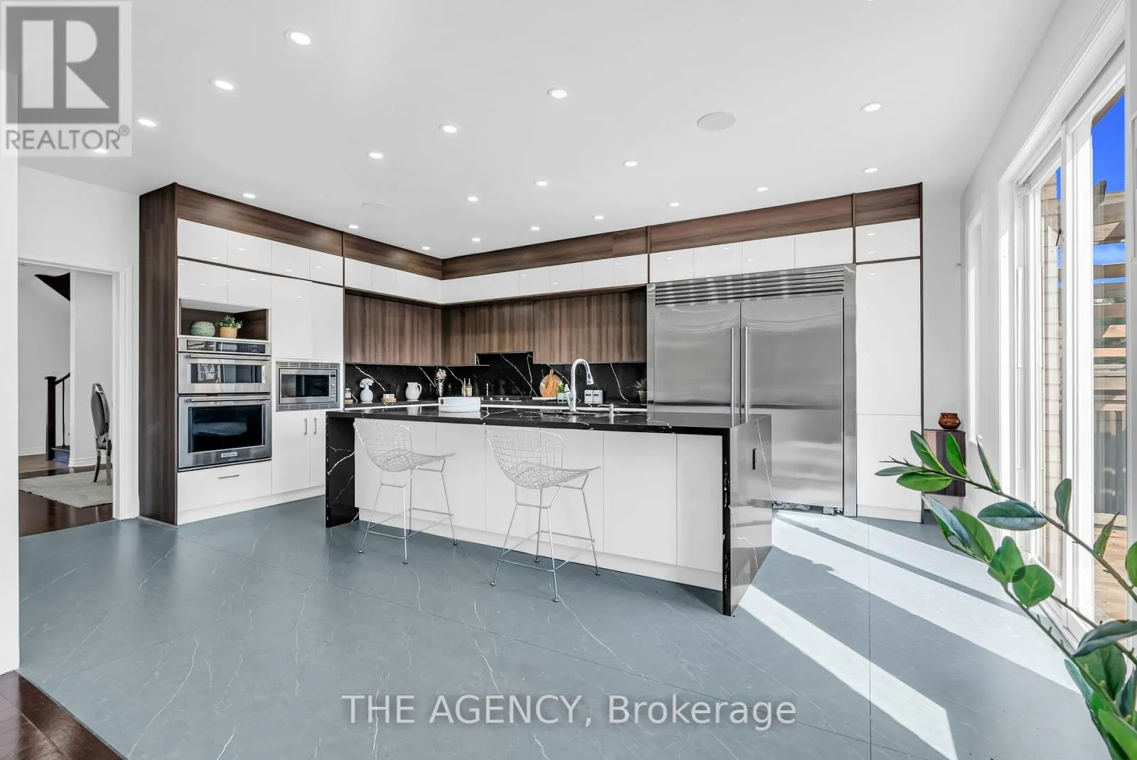 13 WATERWIDE CRESCENT