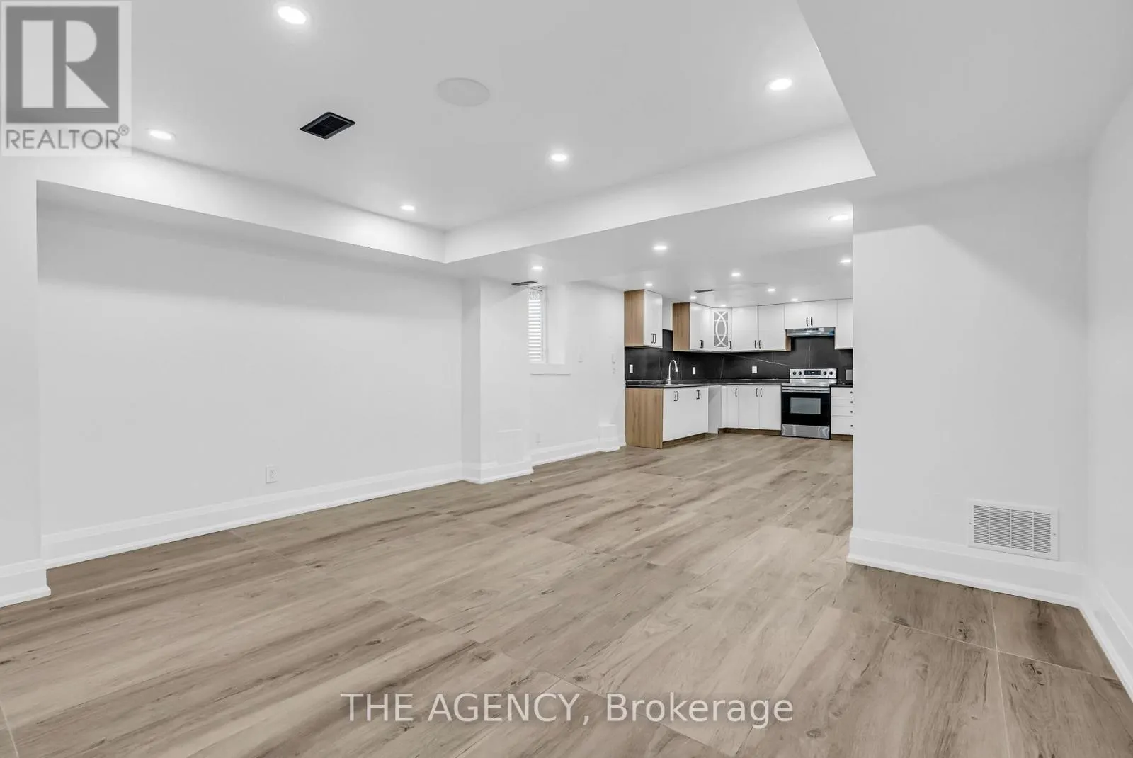 13 WATERWIDE CRESCENT