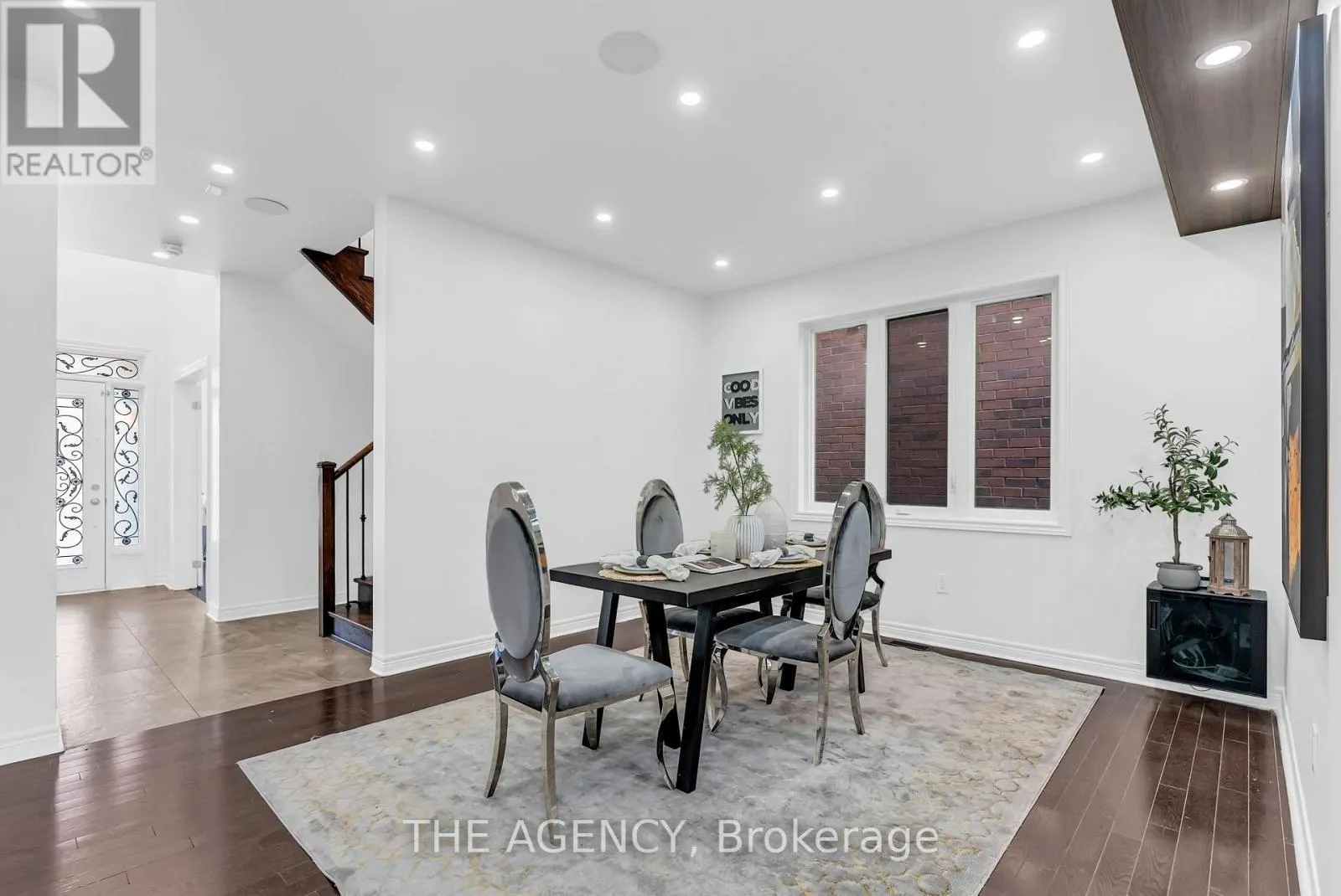 13 WATERWIDE CRESCENT