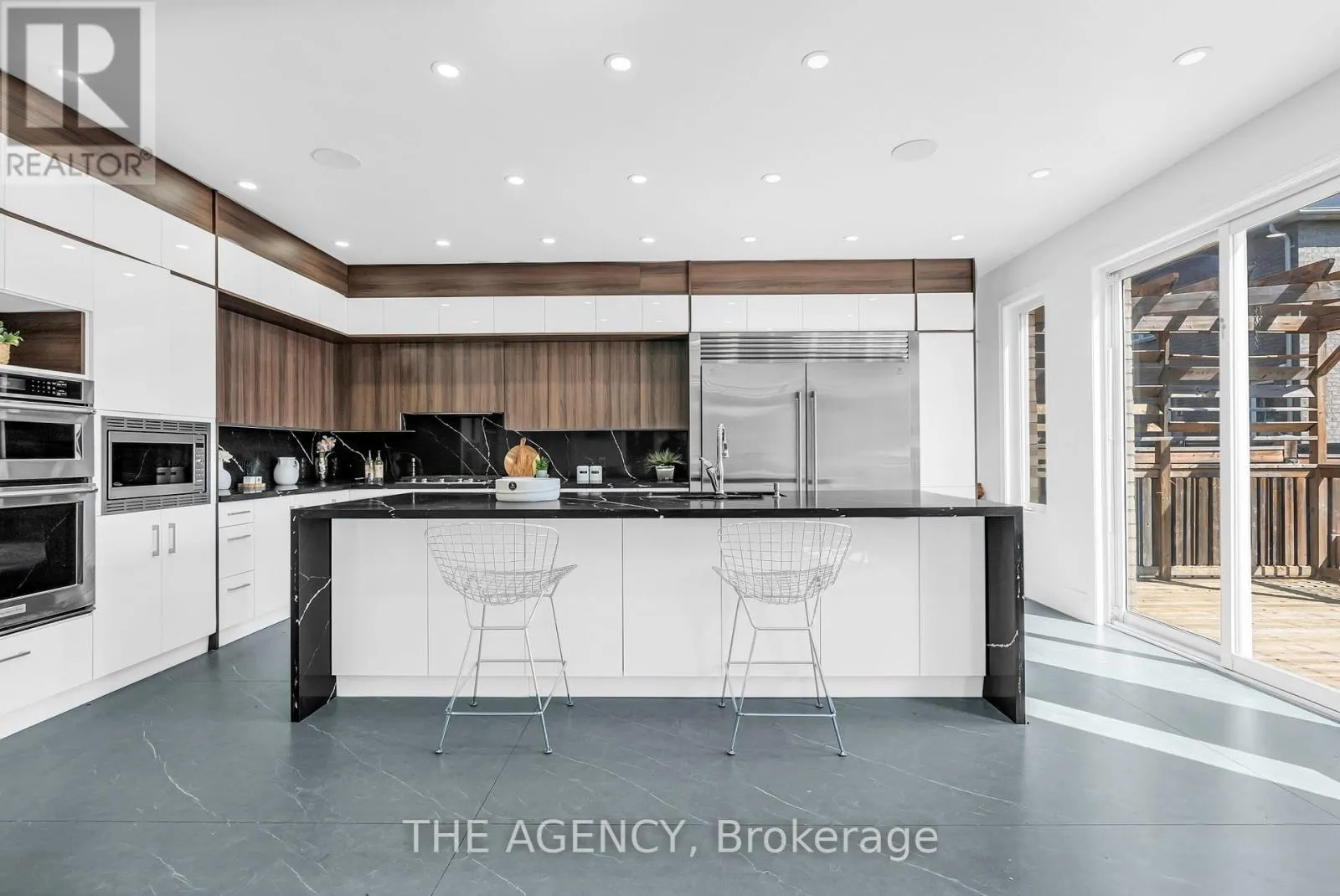 13 WATERWIDE CRESCENT