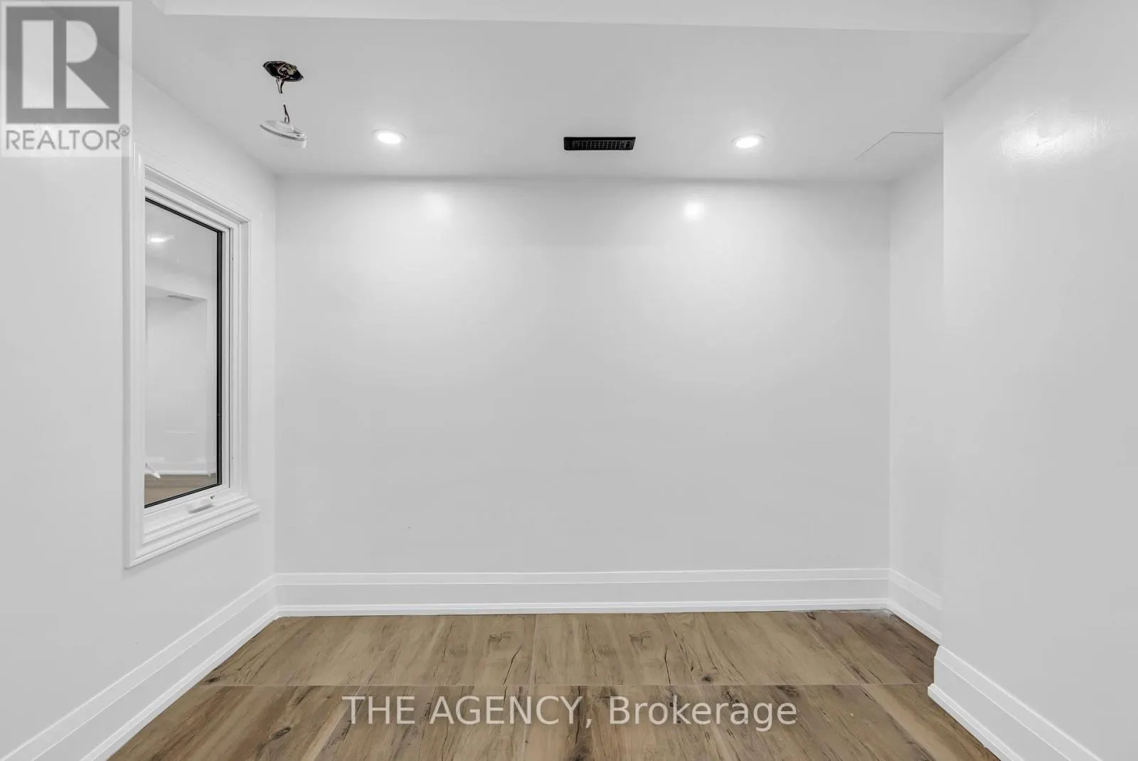 13 WATERWIDE CRESCENT