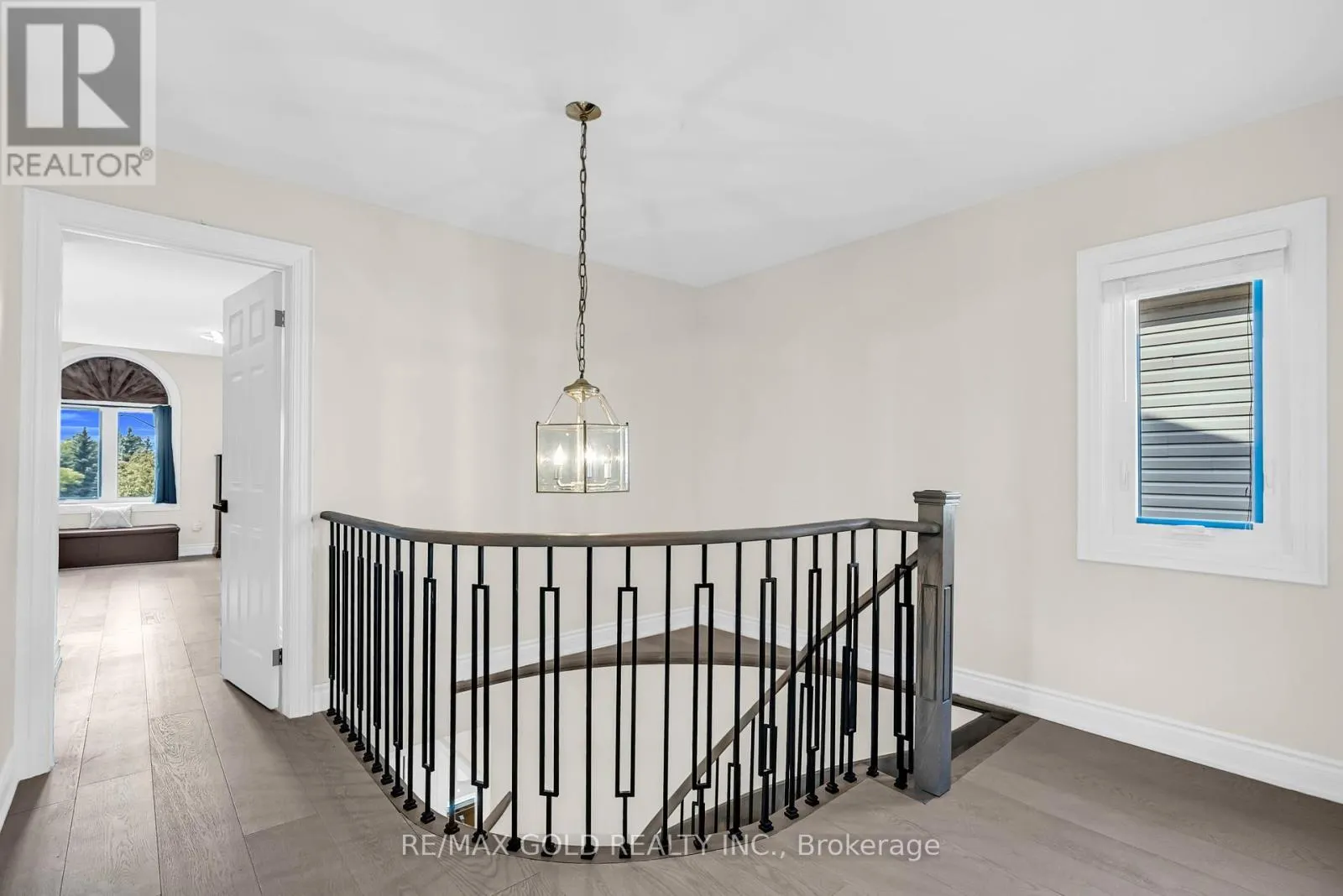2901 GARDENVIEW CRESCENT