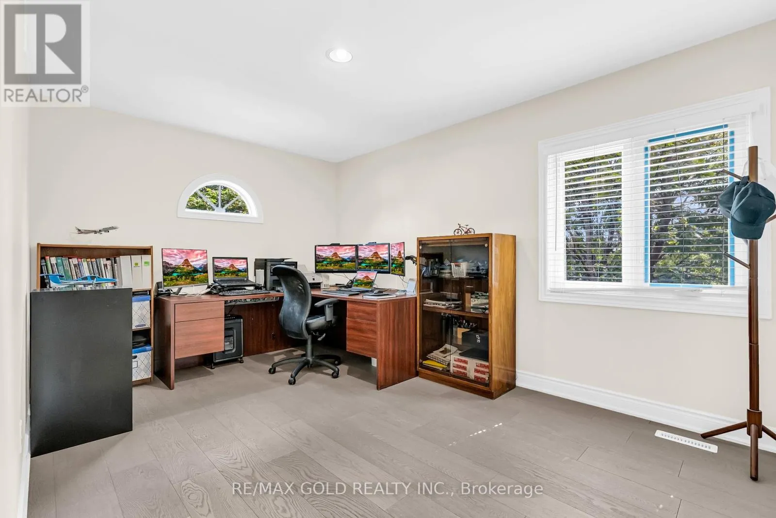 2901 GARDENVIEW CRESCENT