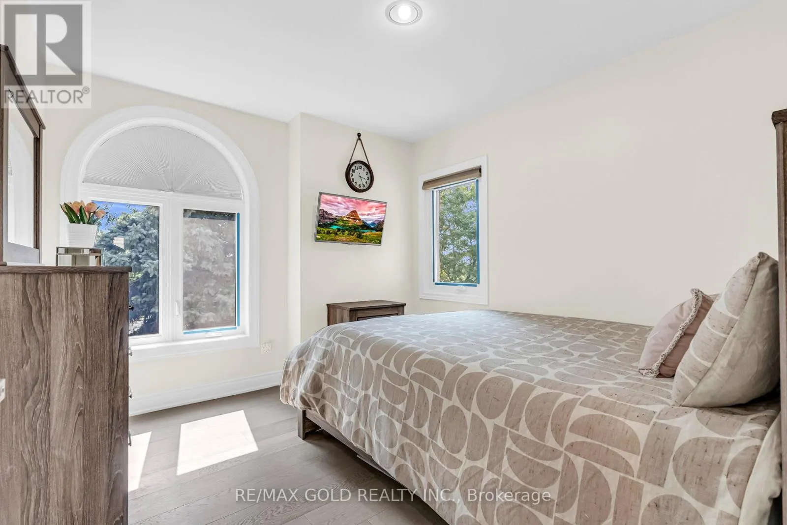 2901 GARDENVIEW CRESCENT