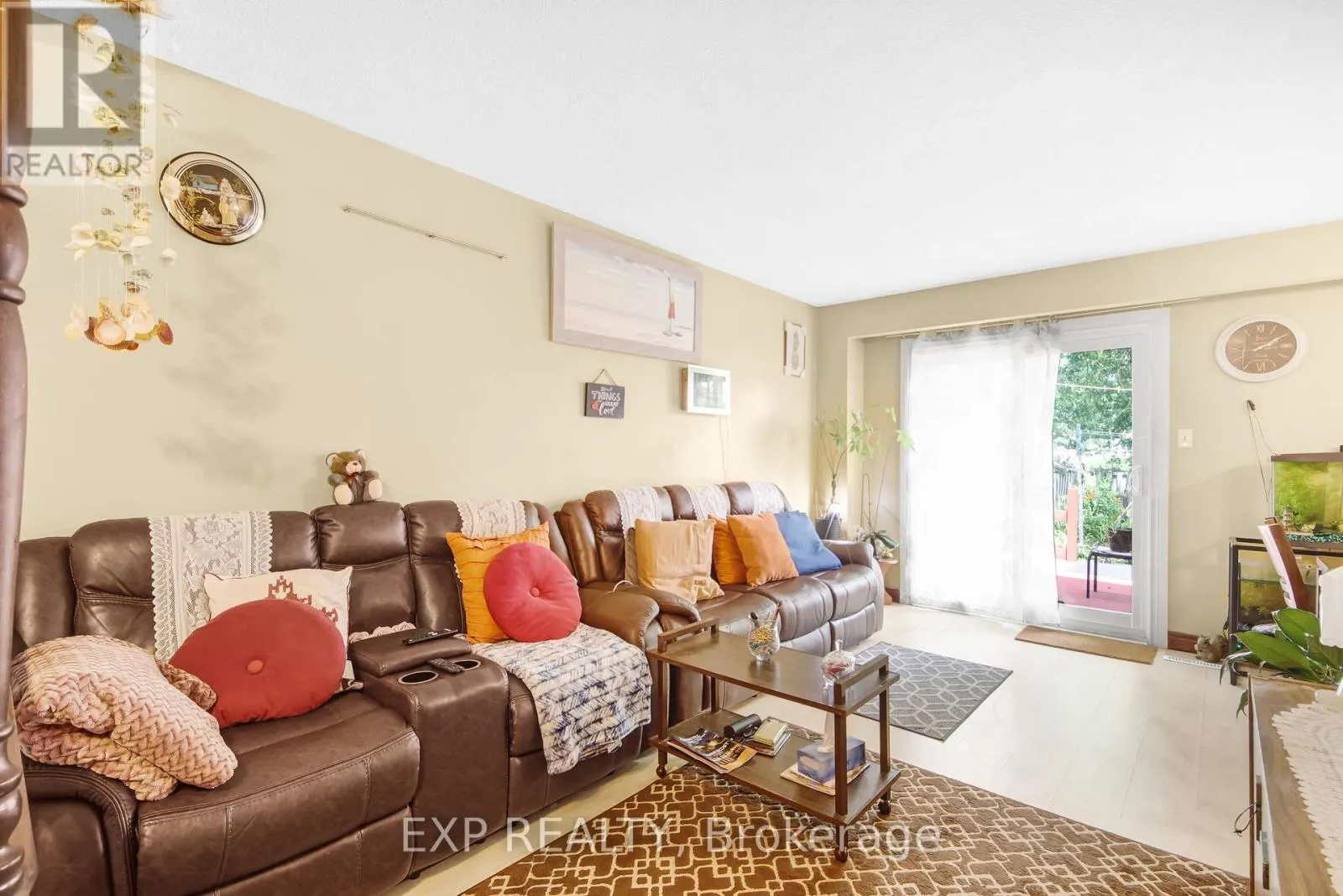 89 KINGSWOOD DRIVE