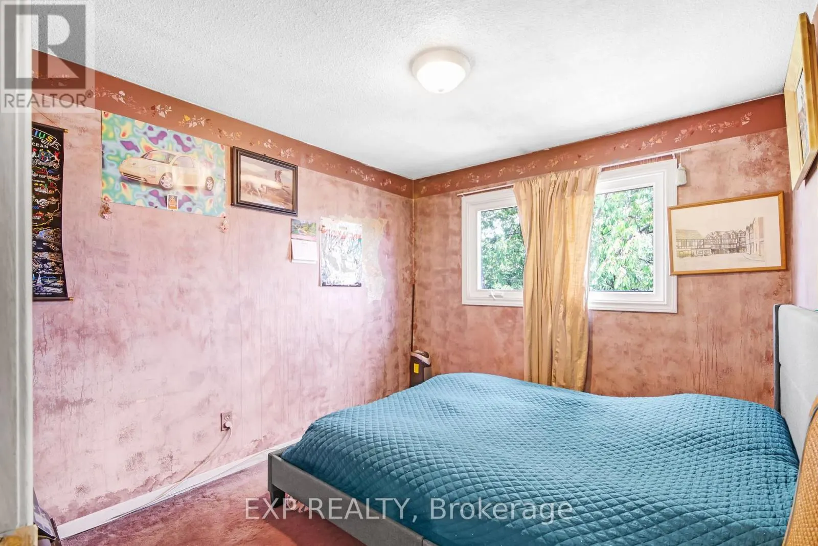 89 KINGSWOOD DRIVE