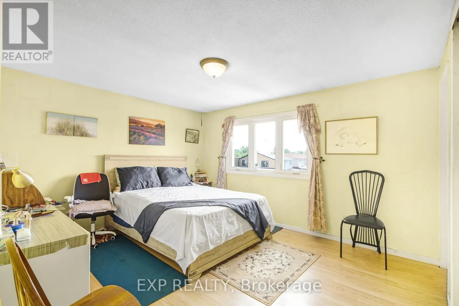 89 KINGSWOOD DRIVE
