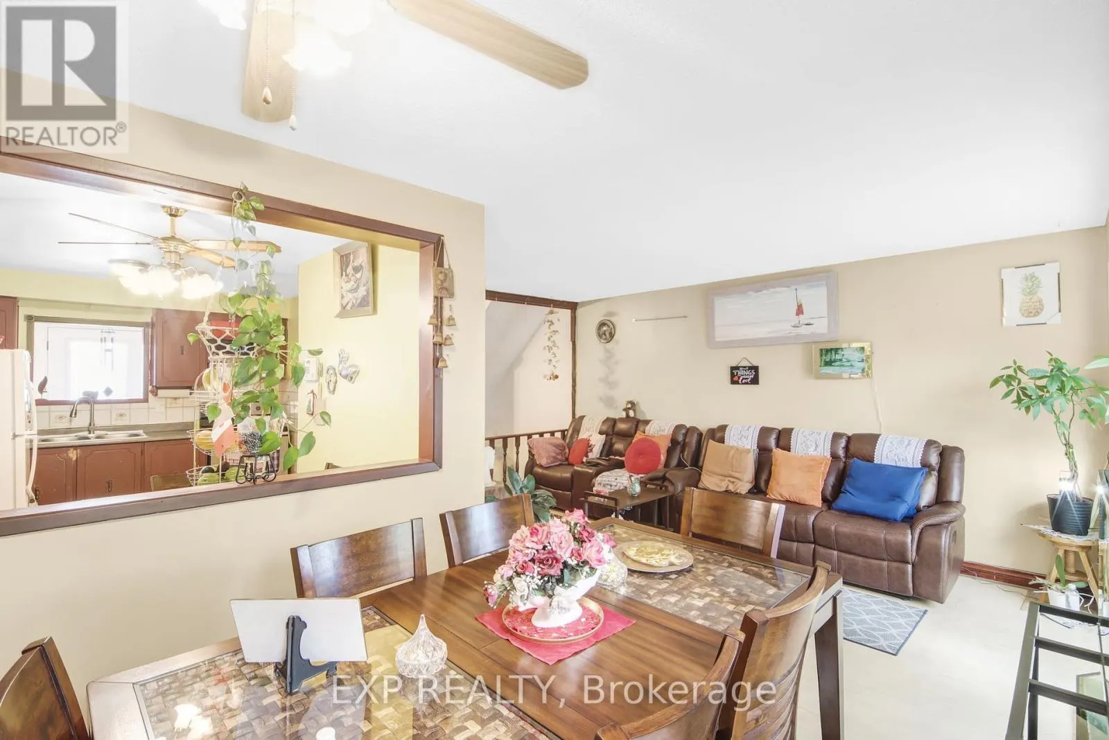89 KINGSWOOD DRIVE