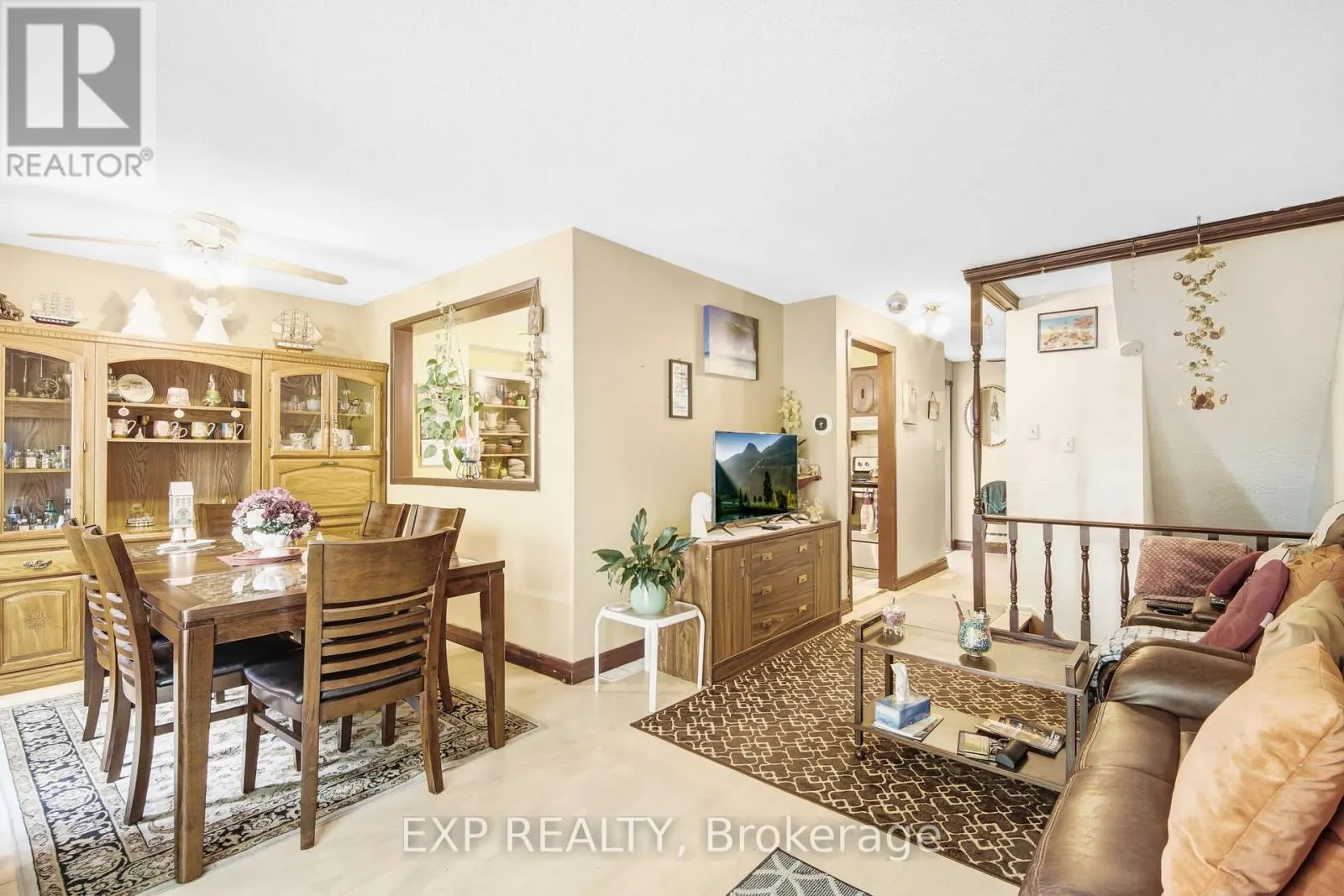 89 KINGSWOOD DRIVE