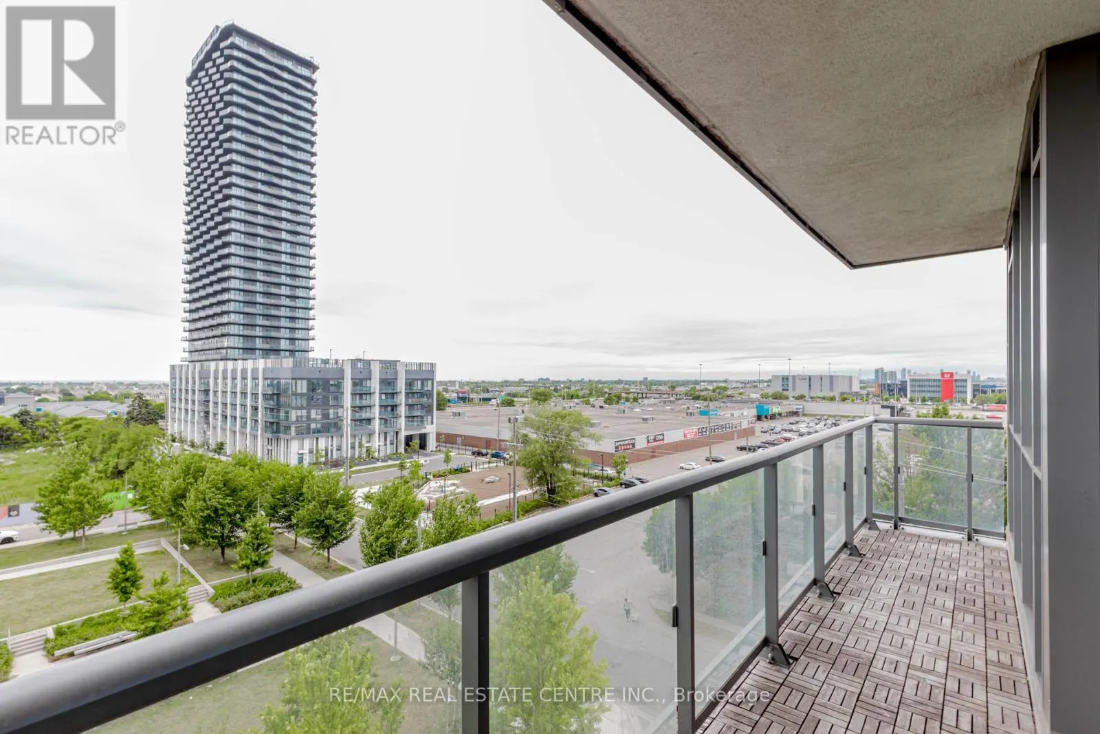 506 - 15 ZORRA STREET