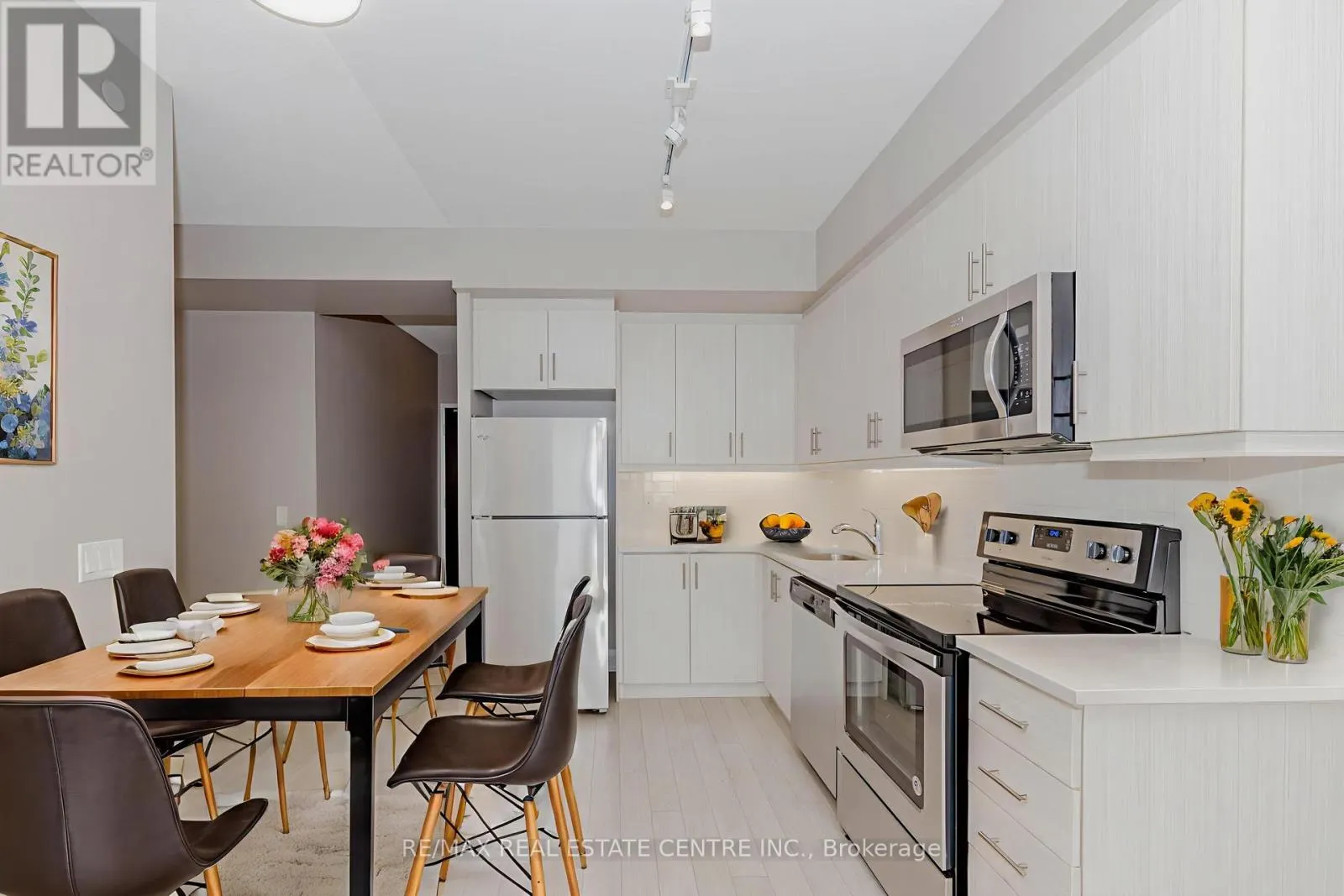 506 - 15 ZORRA STREET