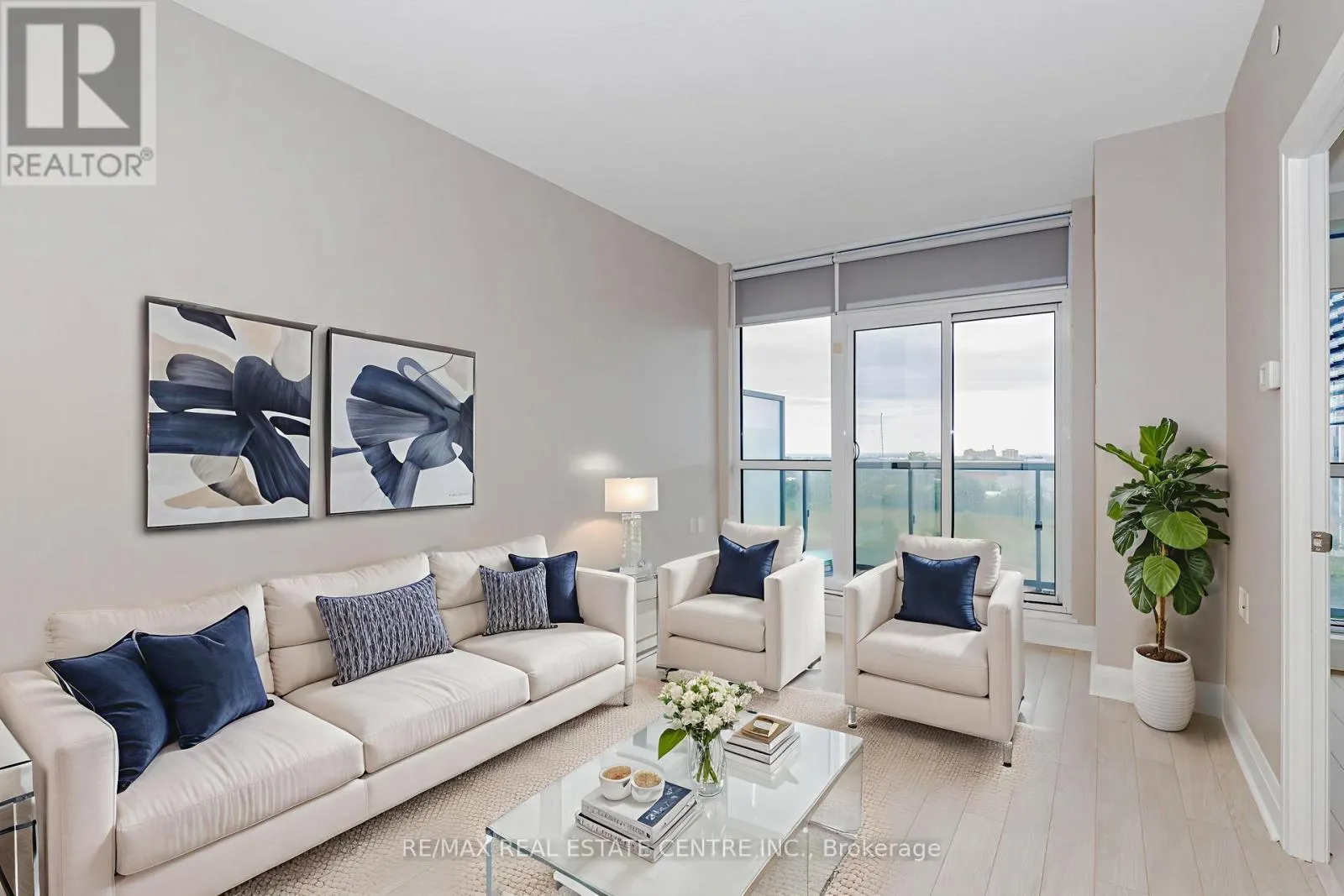 506 - 15 ZORRA STREET