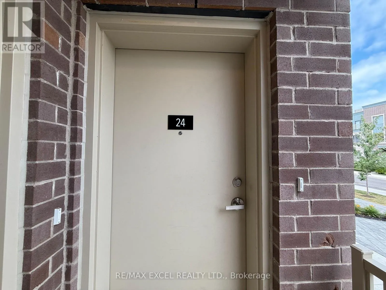 24 - 15 WILLIAM JACKSON WAY