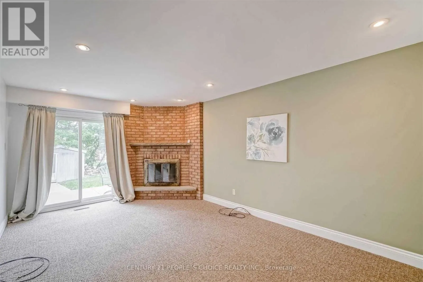 58 CAMBERLEY CRESCENT