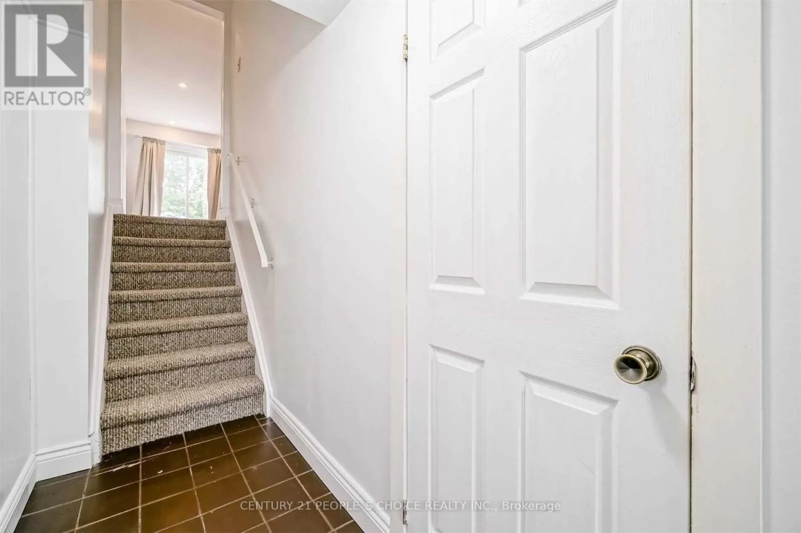 58 CAMBERLEY CRESCENT