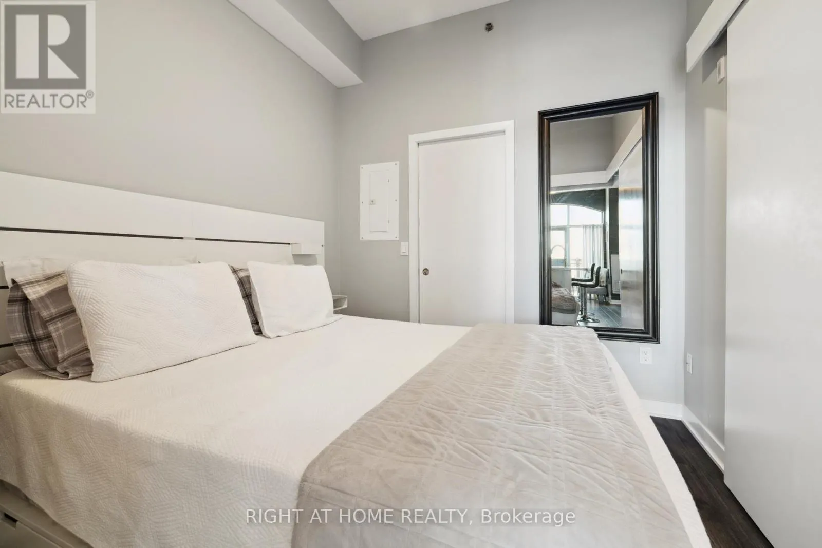 815 - 2486 OLD BRONTE ROAD