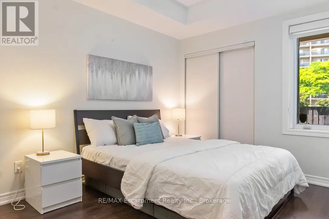 101 - 70 STEWART STREET, #101