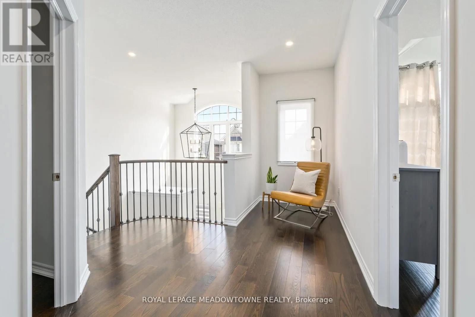 121 UPPER CANADA COURT