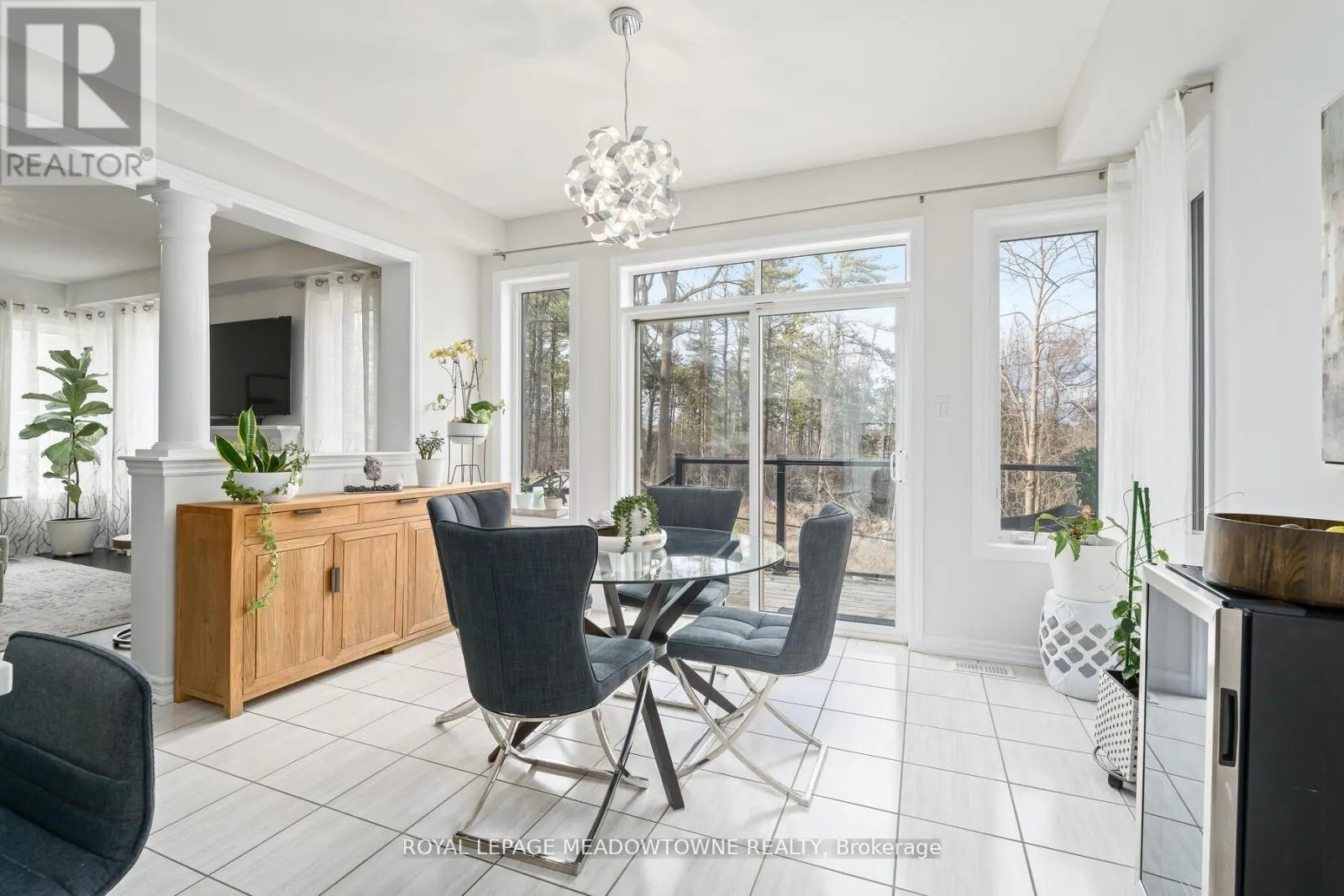 121 UPPER CANADA COURT