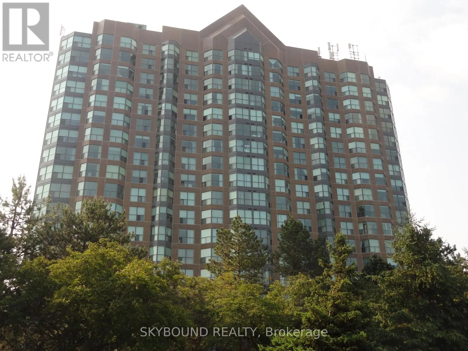 909 - 2177 BURNHAMTHORPE ROAD W