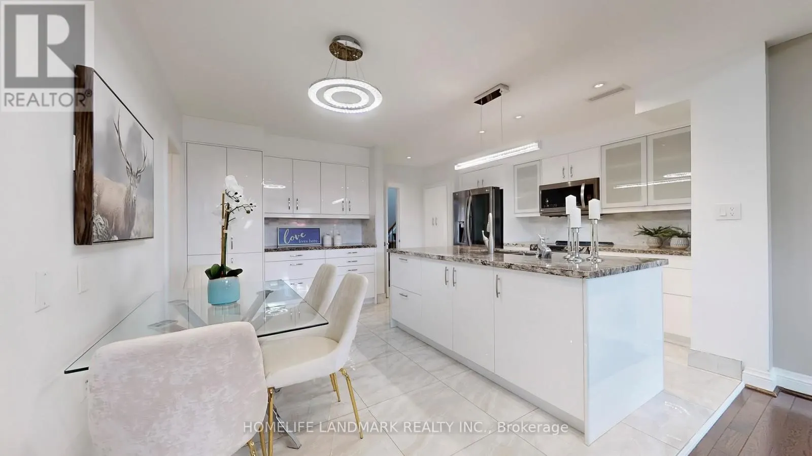 12 CAROUSEL COURT