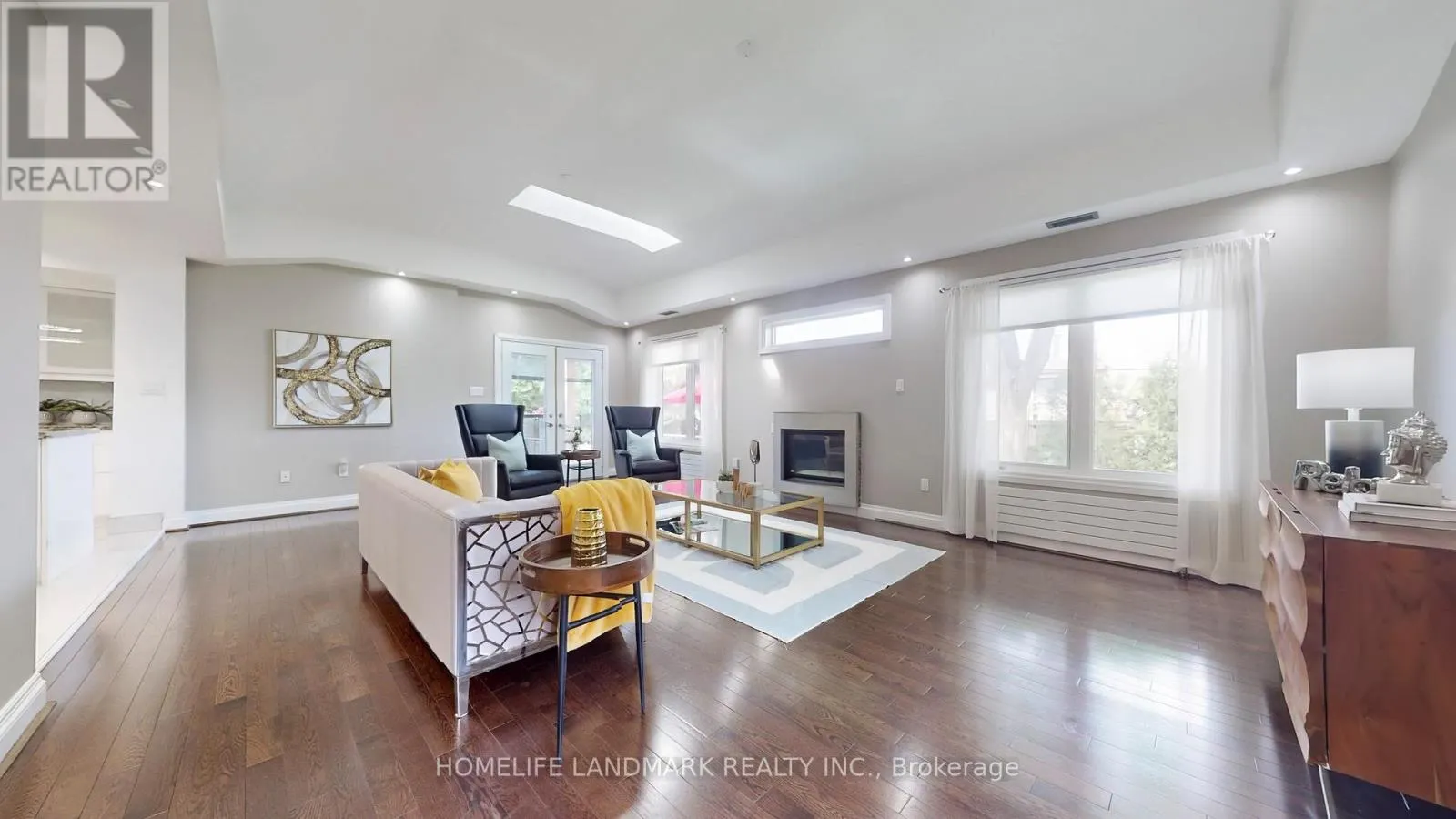 12 CAROUSEL COURT