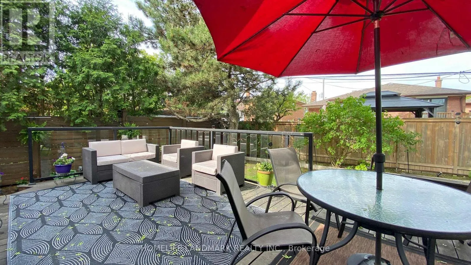 12 CAROUSEL COURT