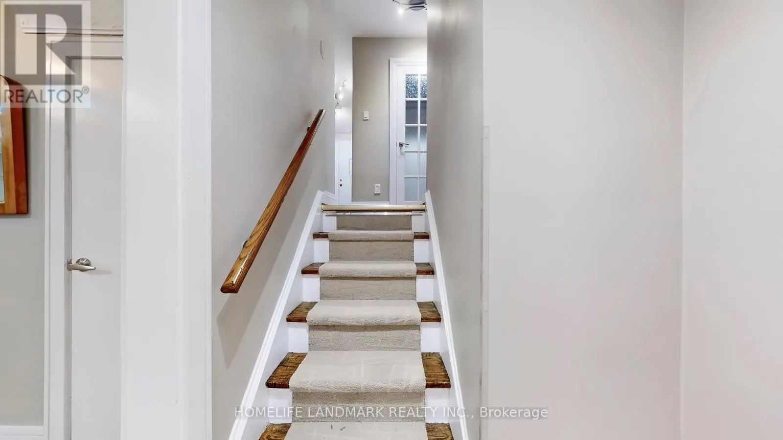 12 CAROUSEL COURT