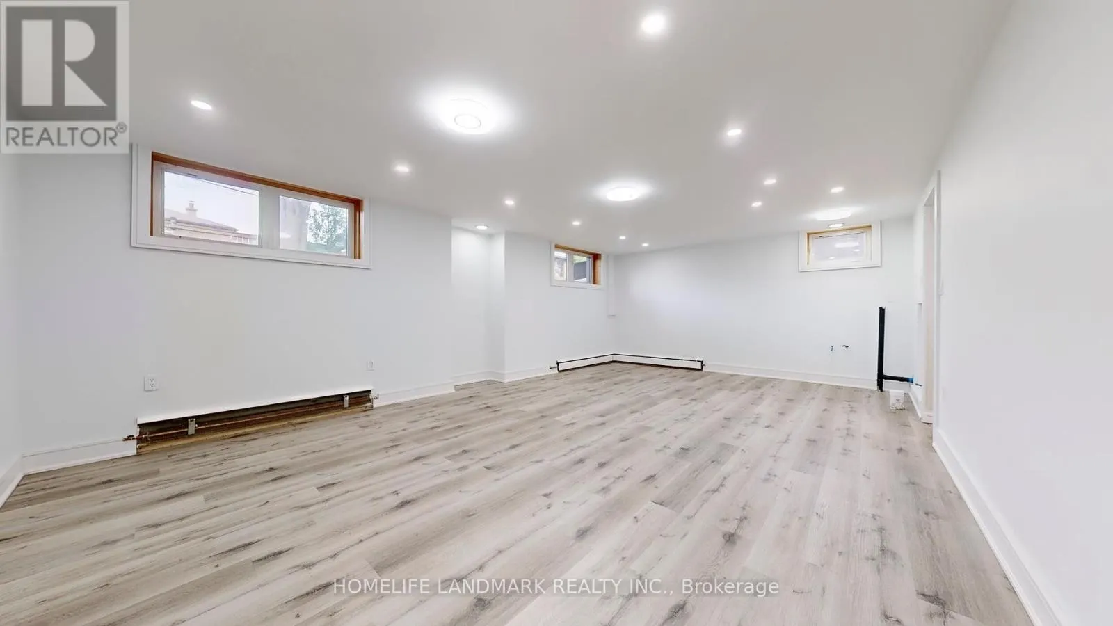 12 CAROUSEL COURT
